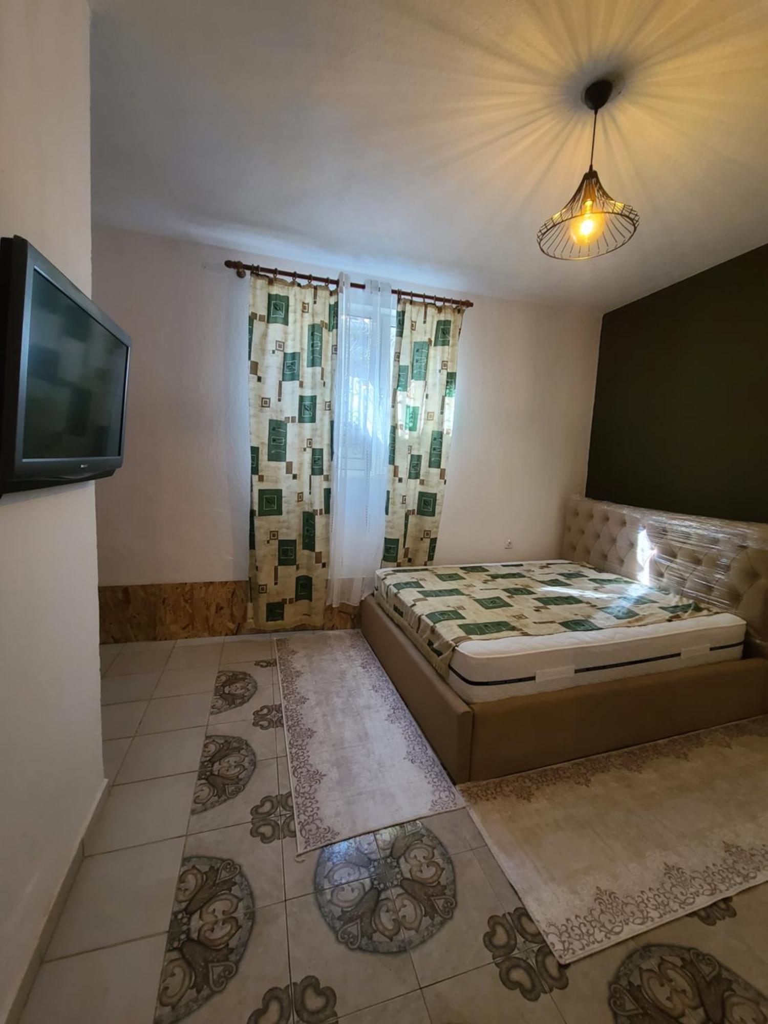 Pogradeci Lake Guest House Ngoại thất bức ảnh