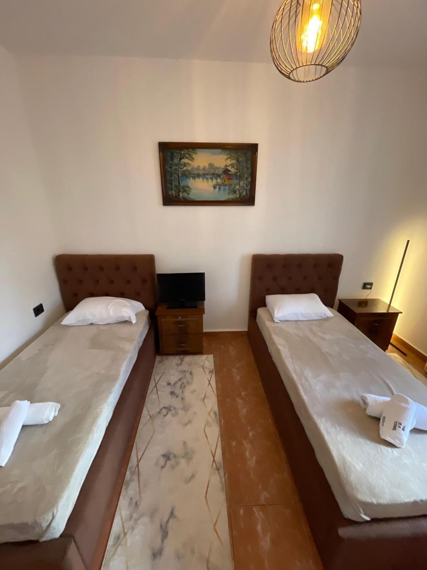 Pogradeci Lake Guest House Ngoại thất bức ảnh